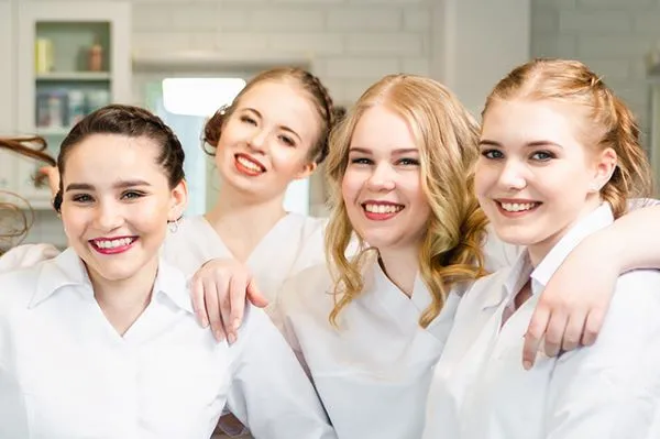 4 studenter